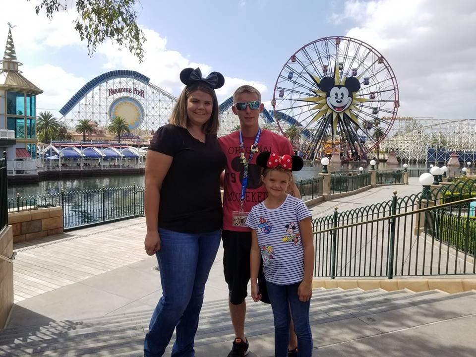 Leeza Pearson and her daughter at Disneyland