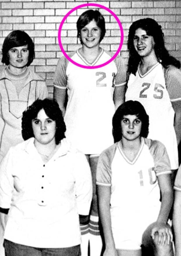 Photograph of Jane Lynch, circled, with her Thornridge High School basketball team.