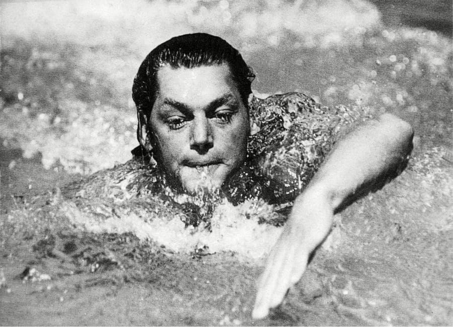 Olympics 1924 in Paris, Johnny Weissmuller, swimming for his life.