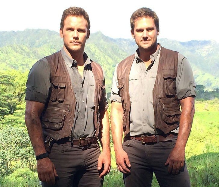 Christ Pratt and his stunt double Tony McFarr in red leather jackets and black pants.