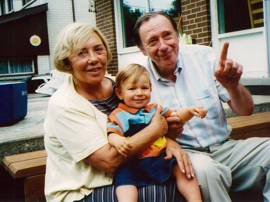 Photograph of lottery winner Ibi Roncaioli with her husband, Dr. Joseph Roncaioli and their grandson shortly before Joseph killed her in 2003.