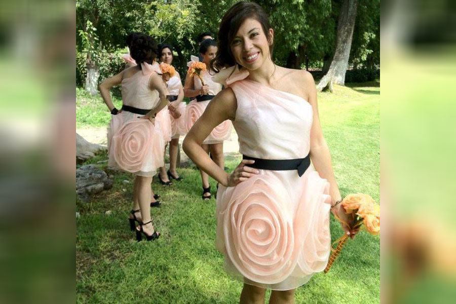 Bridesmaids wearing ugly dresses
