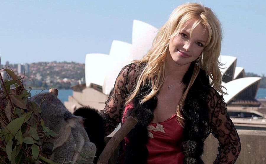 Britney Spears in Australia in front of the Sydney Opera House