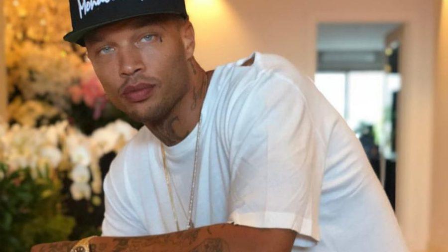 Jeremy Meeks wearing a white T-shirt