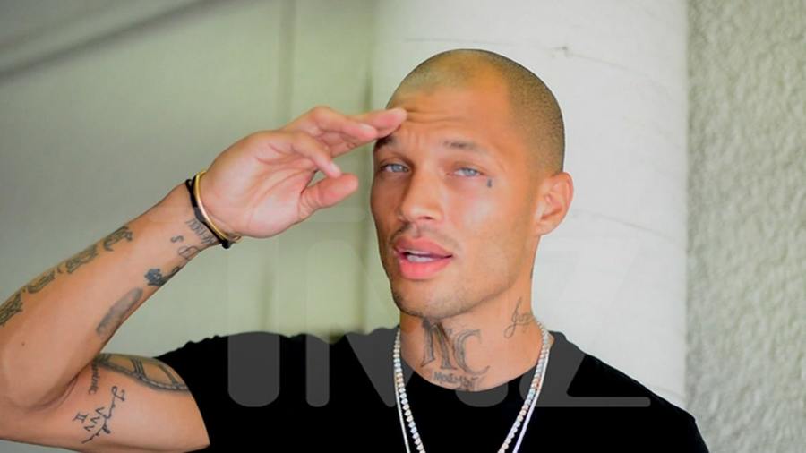 Jeremy Meeks putting his hand on his head