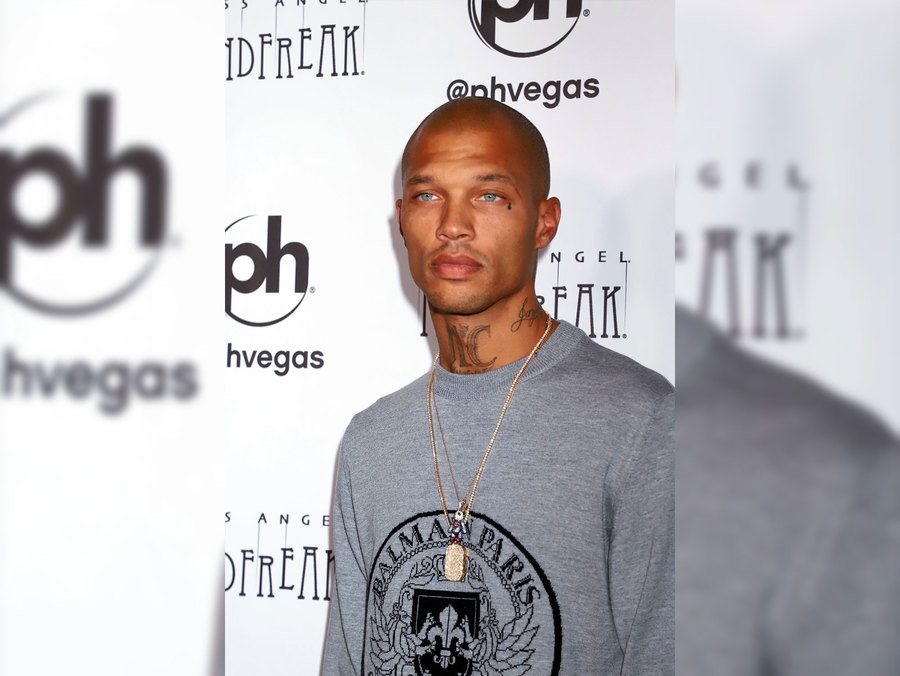 Jeremy Meeks wearing a grey shirt