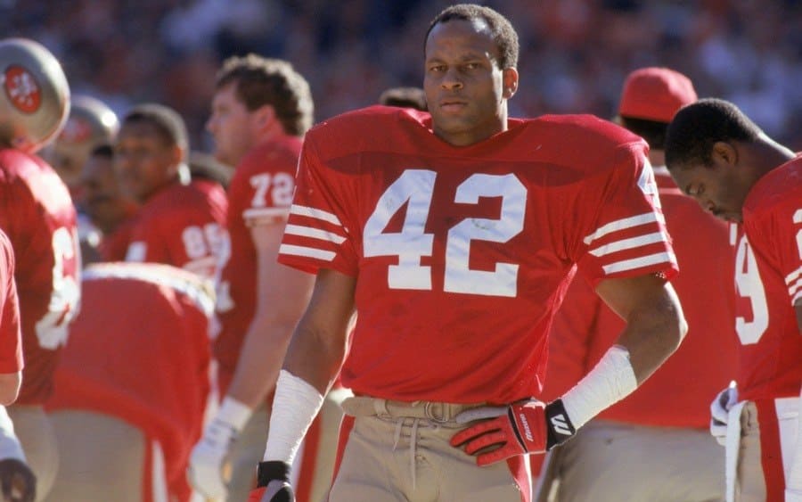 Safety Ronnie Lott #42 of the San Francisco 49ers