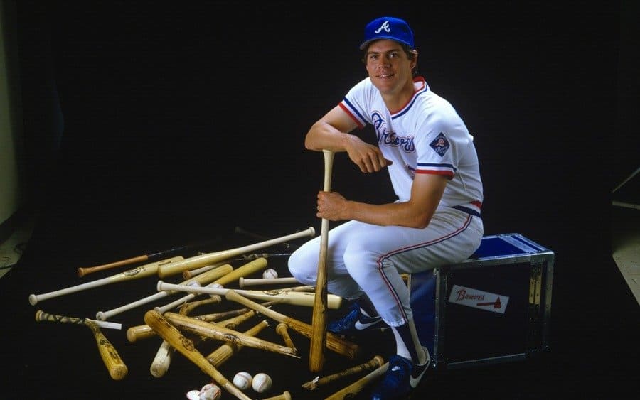 Dale Murphy #3 of the Atlanta Braves