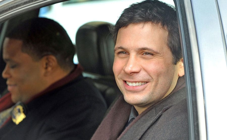 Jeremy Sisto as Cyrus Lupo in a car with Anthony Anderson on the set of Law and Order