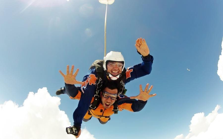 Skydiving tandem friends