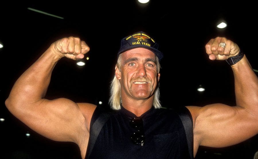 Hulk Hogan flexing 