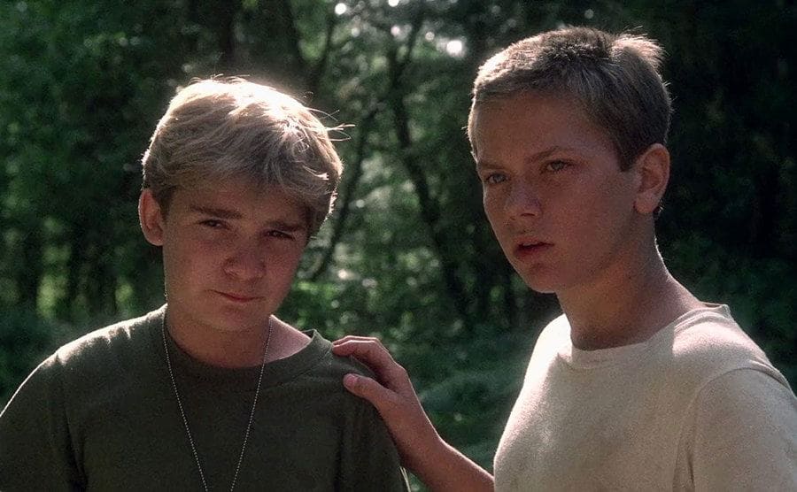 Feldman and Phoenix on the set of Stand By Me.
