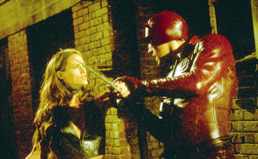 A fighting scene between Elektra and Daredevil.