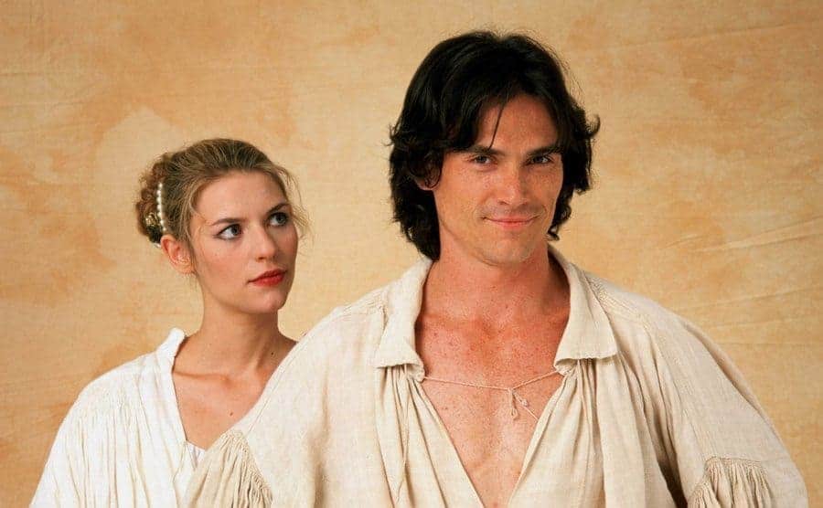 Billy Crudup and Mary-Louise pose for Stage Beauty promo shot.