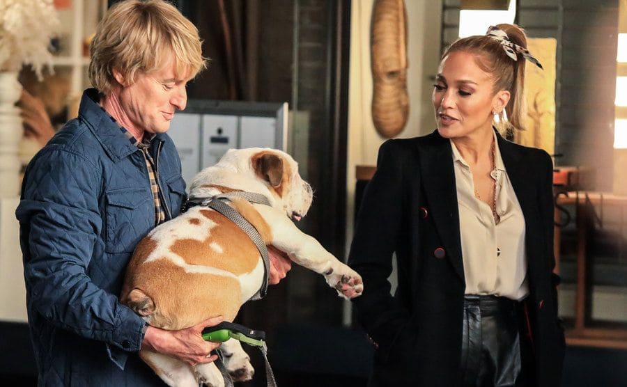 Owen Wilson and Jennifer Lopez at the movie set.