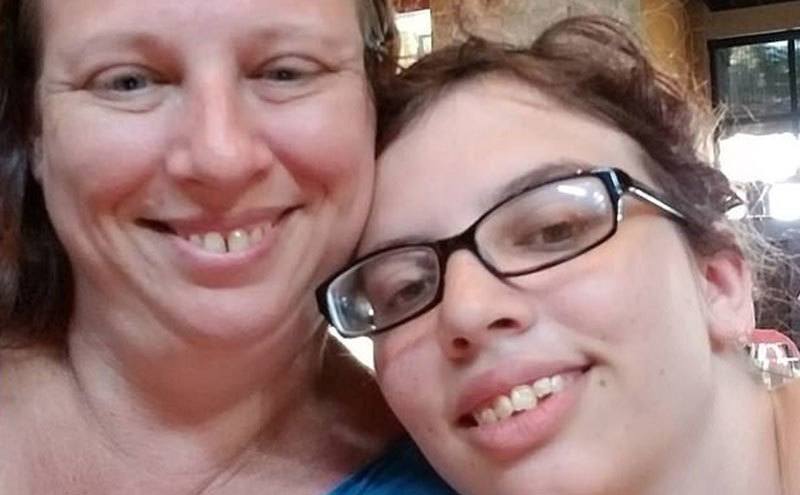 A photo of Shauna and Hailey.
