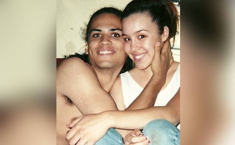 Matt McCartney and Jodi Arias take a picture together.