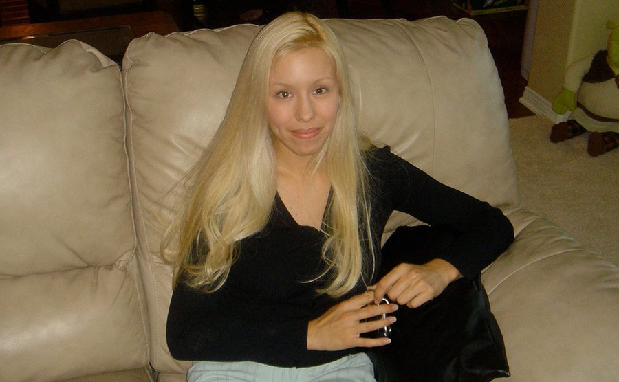 A portrait of Jodi Arias at home.