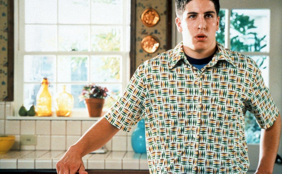 Jason Biggs is putting his fingers in the pie in a scene from the film.