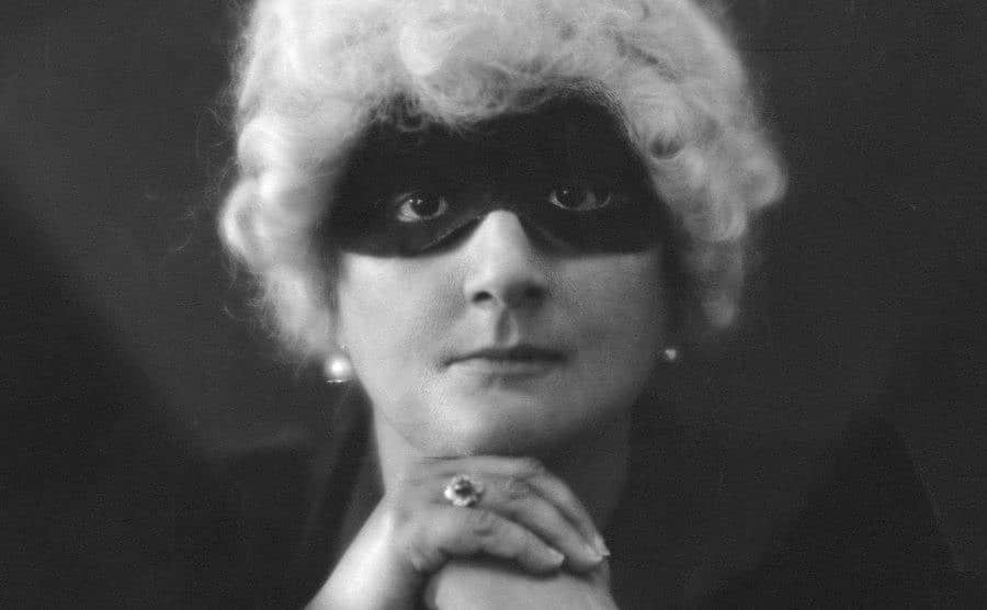 A dated picture of a fortune teller.