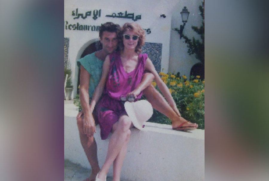 Sarandon and Philip Sayer pose together.