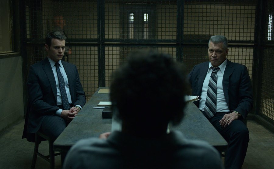Jonathan Groff and Holt McCallany interview a serial killer in prison.