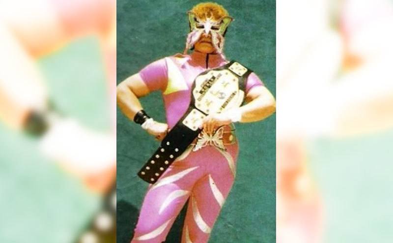 A picture of Juana as a wrestler.