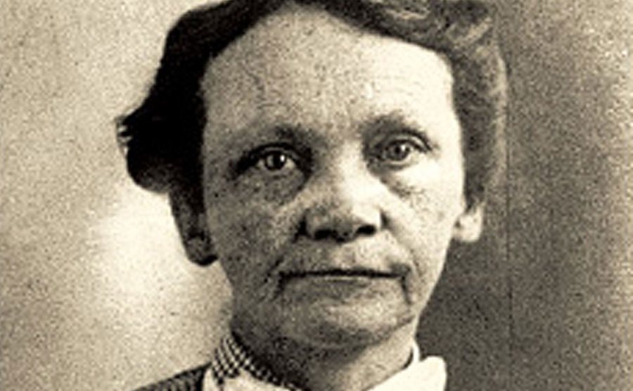 A portrait of Amy Archer.