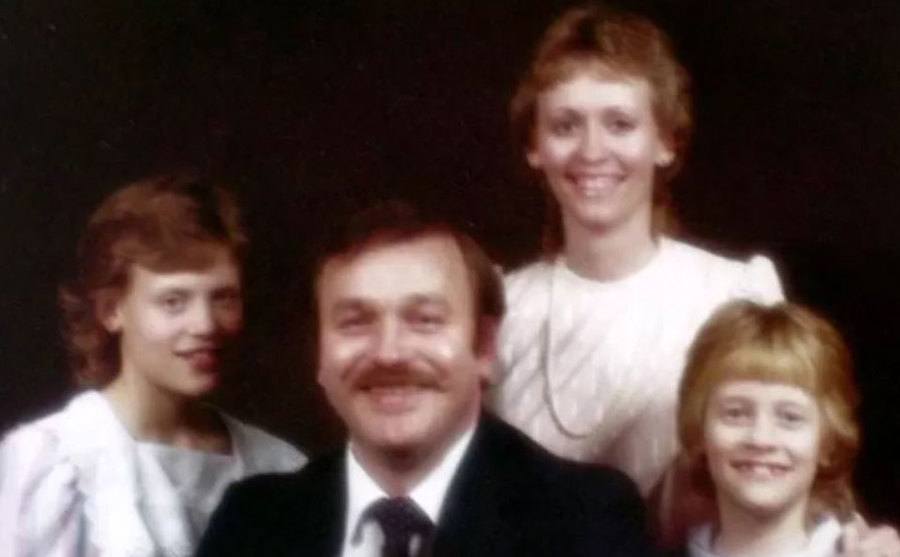 A portrait of the Lannert Family.