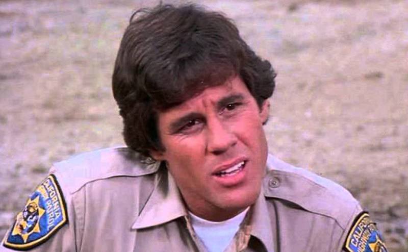 A still of Brodie Greer as Officer Barry “Bear” Baricza.