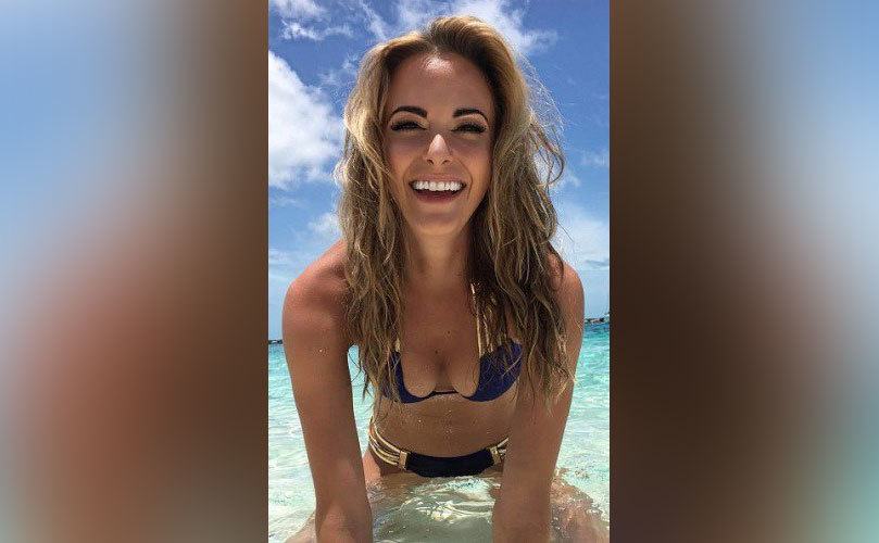 Jillian Wisniewski takes a selfie at the beach