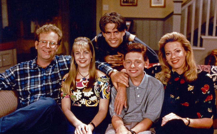 The cast of Clarissa Explains It All pose on set.