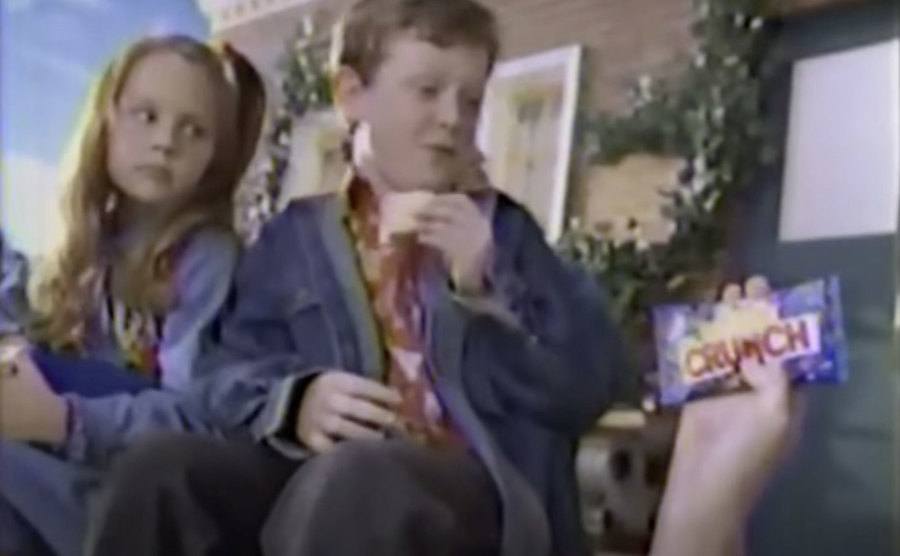 Amanda Bynes as a little girl is in a Buncha Crunch commercial.