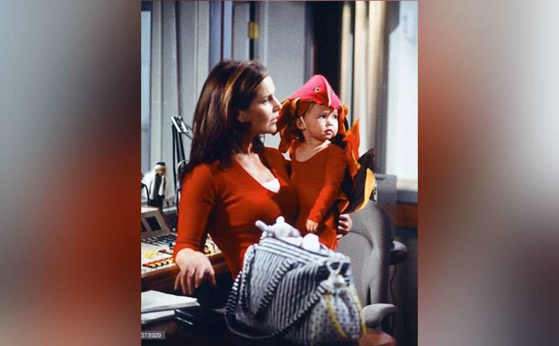 Peri Gilpin and Ashley Thomas in a still from Frasier.