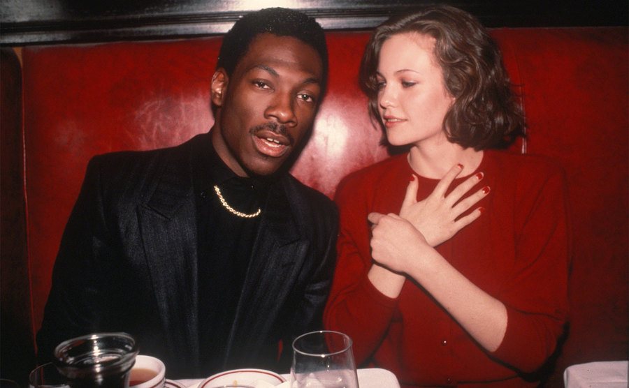 Eddie Murphy and Diane Lane are out for dinner. 