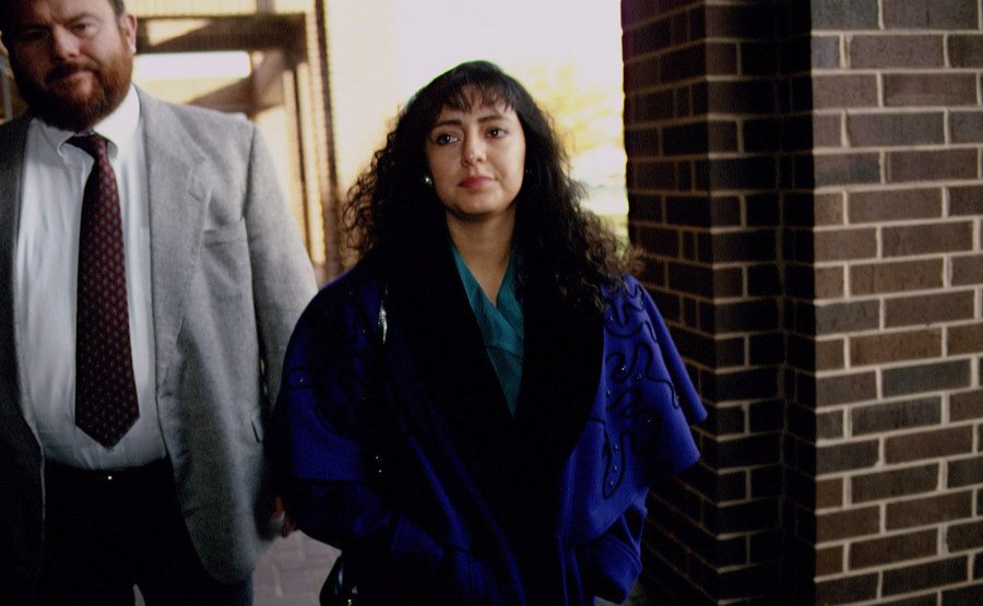An image of Lorena leaving the courthouse.