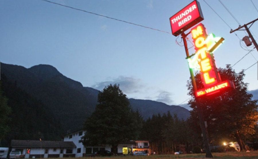 An exterior shot of the motel.