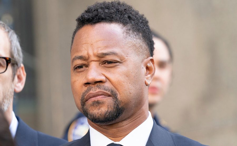 A photo of Cuba Gooding Jr. outside court.