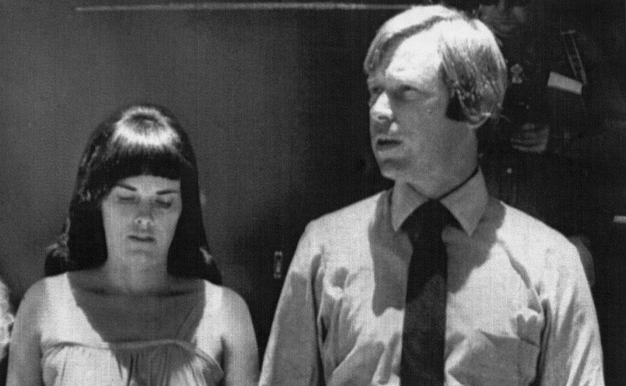 Lindy and Michael Chamberlain are arriving in court.