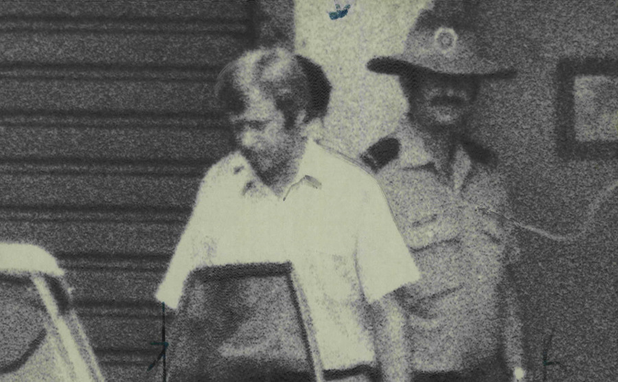 A photo of Michael leaving jail after visiting Lindy.