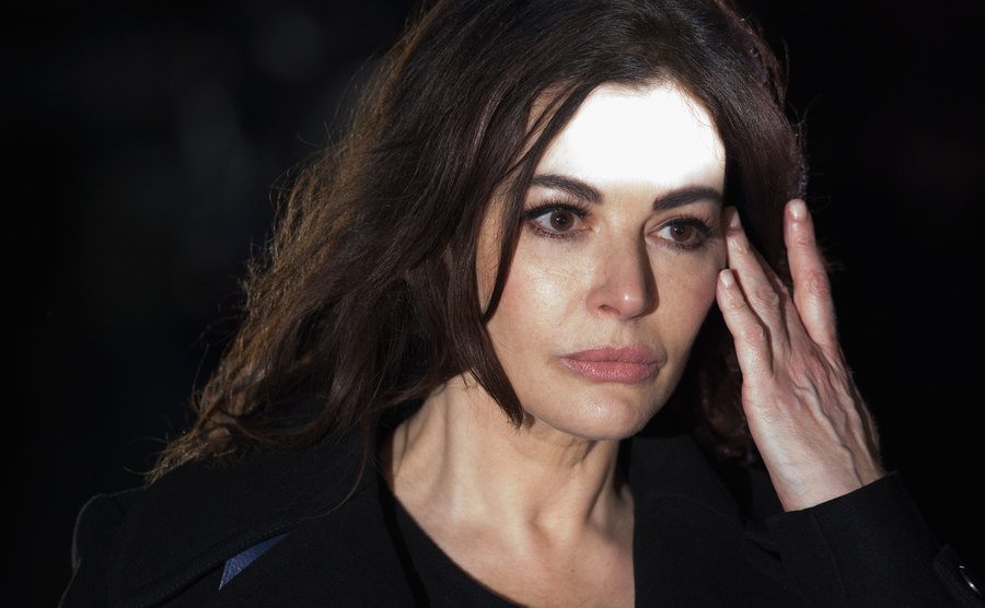 A photo of Nigella Lawson leaving the courthouse.