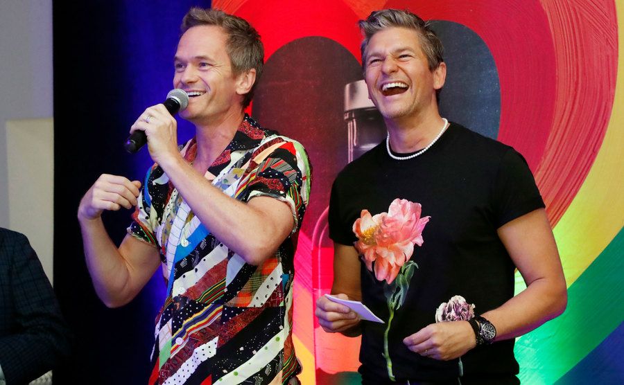 A picture of Neil Patrick Harris and David Burtka.