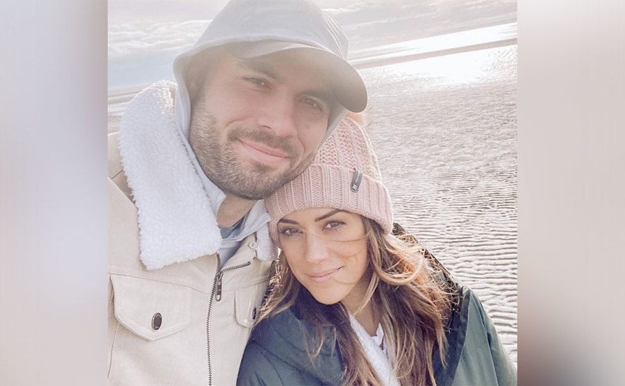 A selfie of Mike and Jana on the beach.