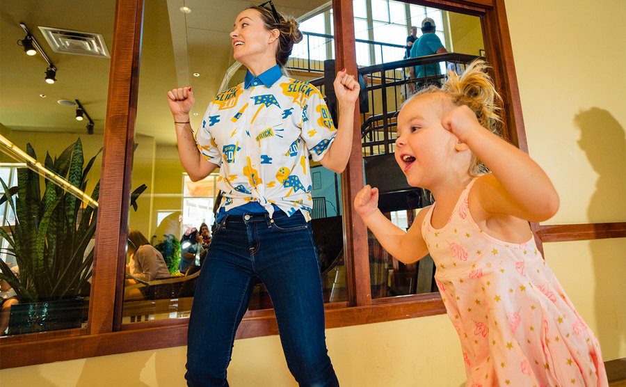 Olivia Wilde teaches Daisy Sudeikis how to bowl.