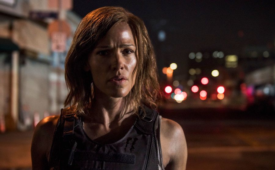 A still of Jennifer Garner in a scene from Peppermint.