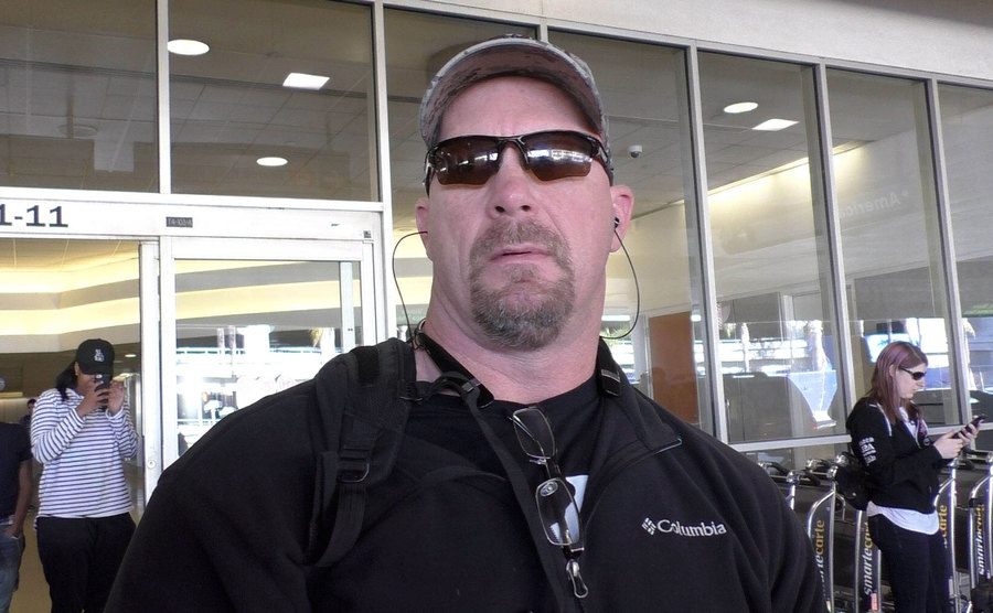A photo of Steve at the airport.