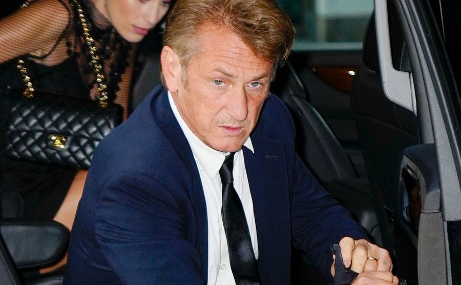 A photo of Sean Penn.