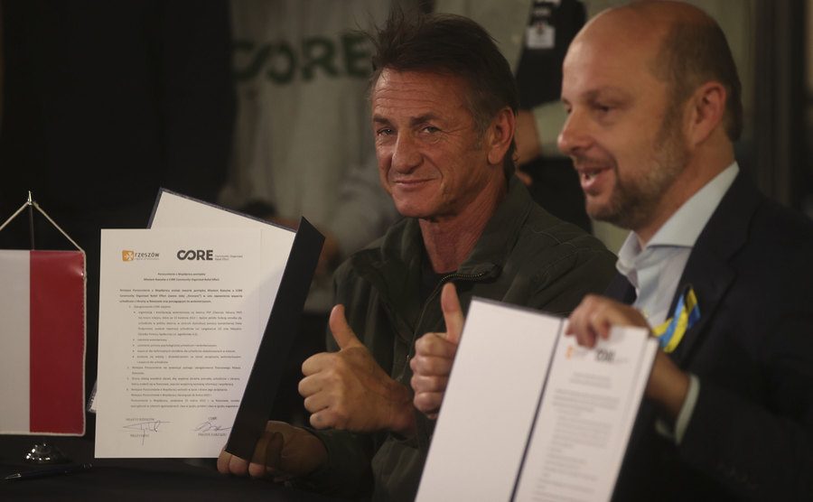 A photo of Sean Penn during a press conference in Ukraine.