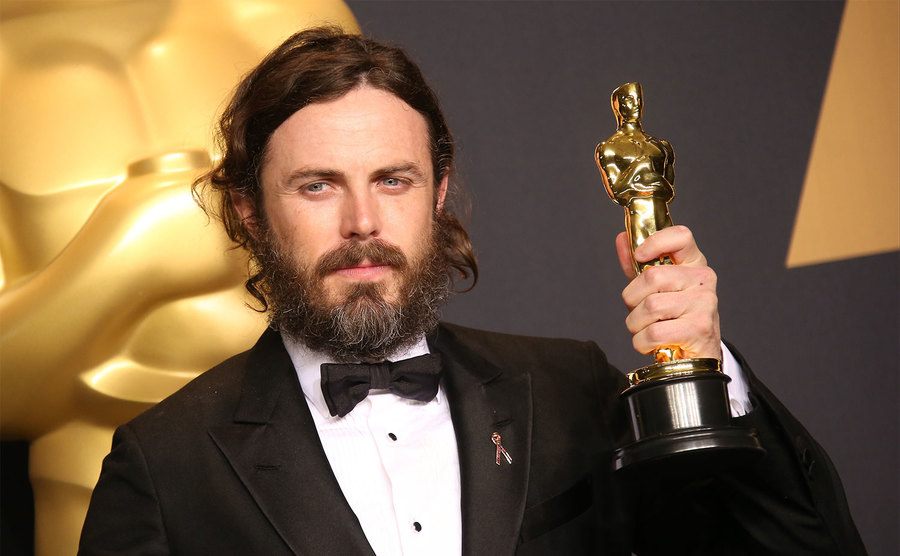 Casey Affleck poses with the Oscar for Best Actor for 'Manchester By The Sea'. 