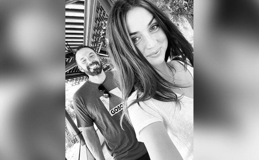 A selfie of Ana de Armas and Ben Affleck. 